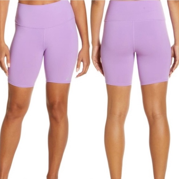 Alo High Waist Biker Shorts Lilac Airbrush Size XS - Picture 1 of 4